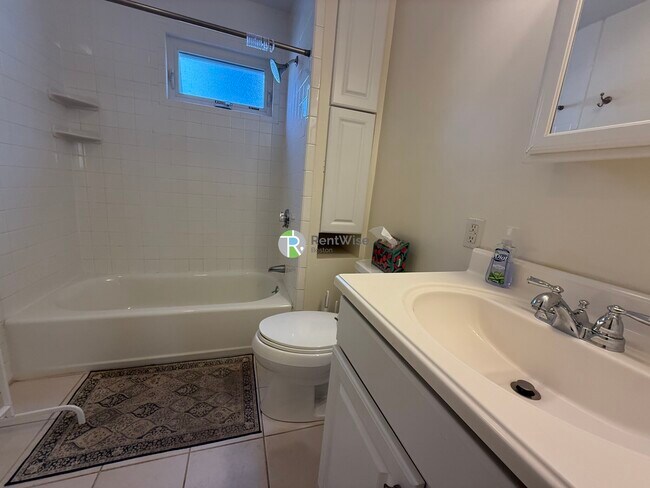 Building Photo - 53 Litchfield St