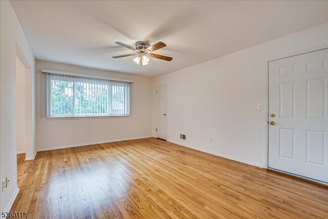 Building Photo - 18 Van Buren Ave
