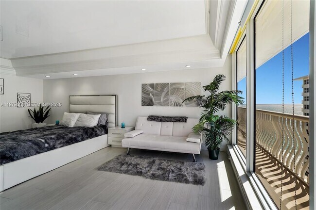 Building Photo - 4020 Galt Ocean Dr