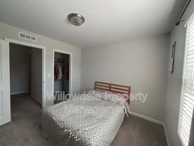 Building Photo - 203 Gremar Dr.