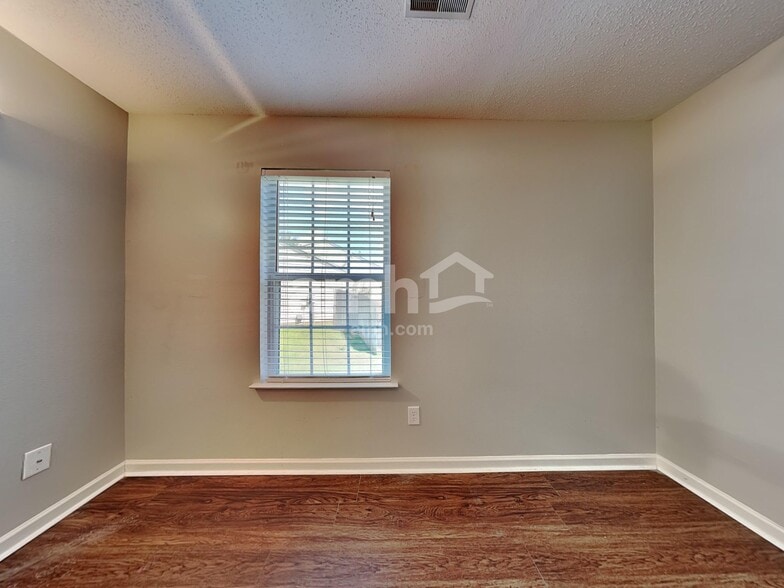 Building Photo - 104 Remington Ct