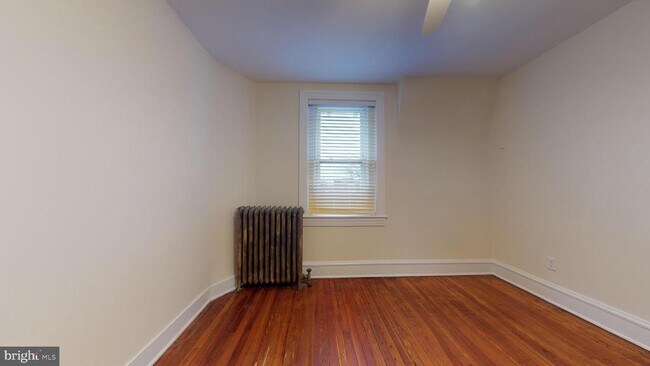 Building Photo - 728 Rock Creek Church Rd NW