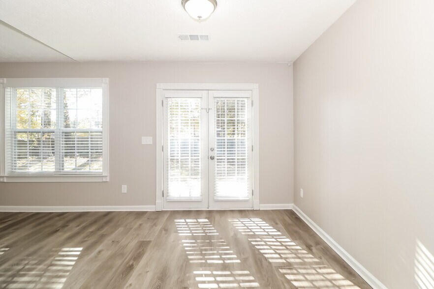 Building Photo - 731 Sugar Oak Ln