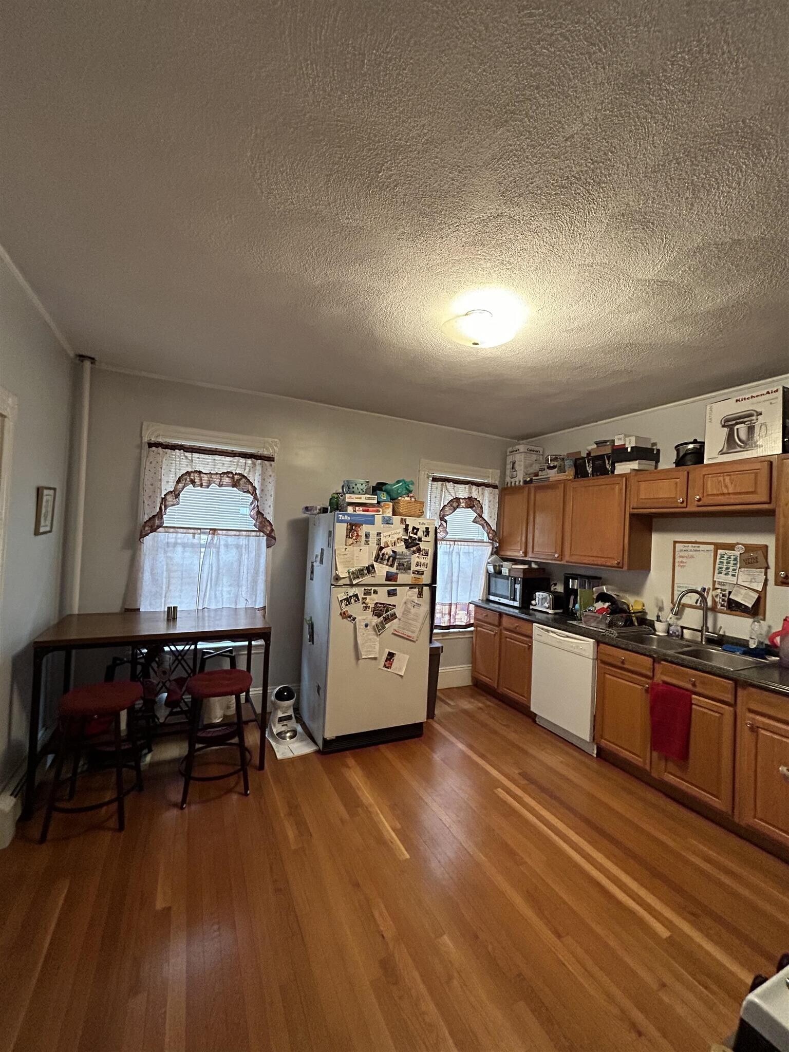 Building Photo - 578 Main St