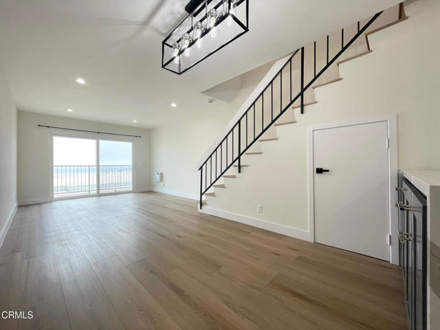 Building Photo - 208 E Surfside Dr