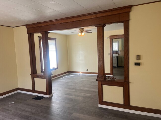 Building Photo - 208 S Liberty Ave