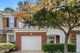 Building Photo - Townhome |Fenced Back Patio with Privacy F...