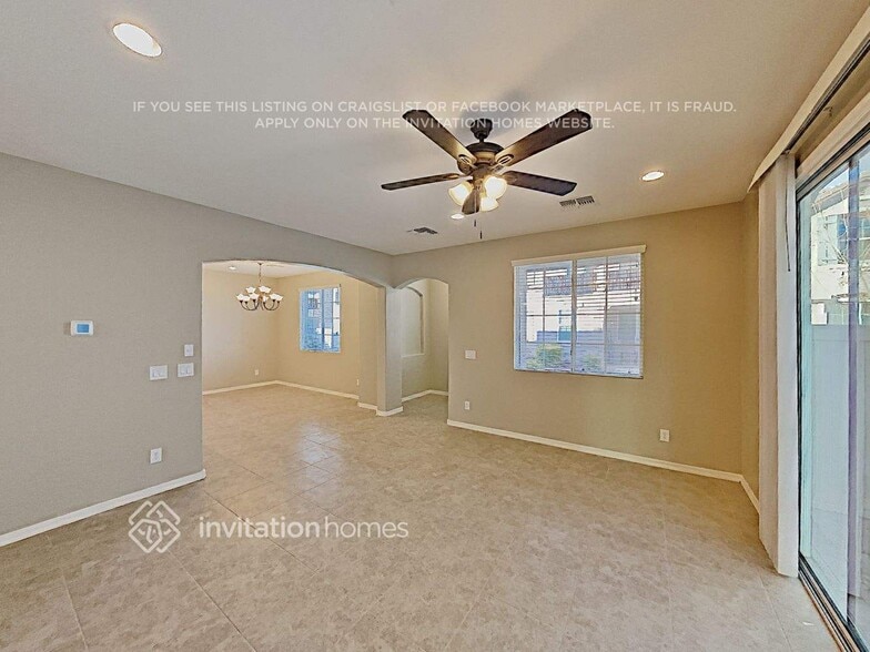 Building Photo - 832 S Henry Ln
