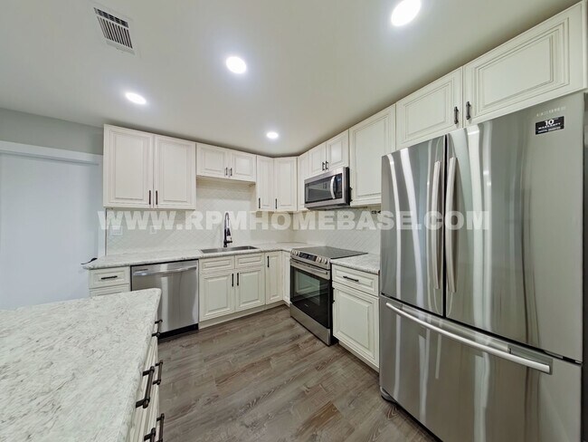 Building Photo - 147 Villacrest Dr