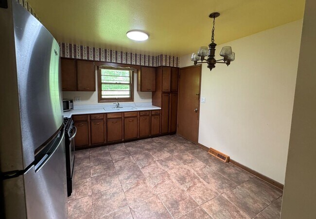 Building Photo - 239 Flintridge Dr
