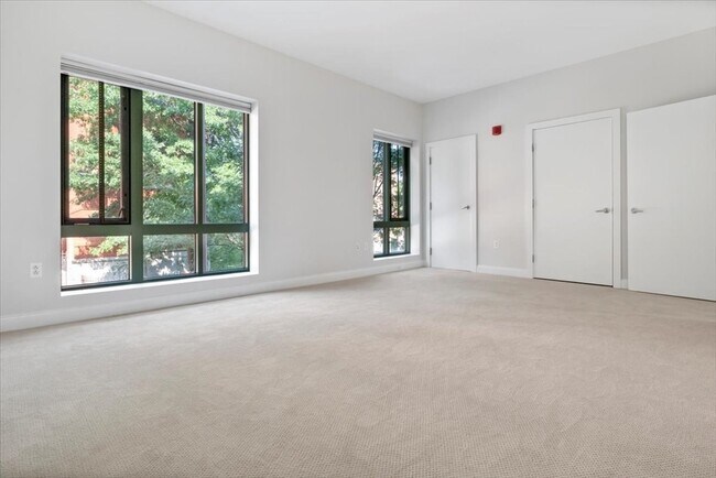 Building Photo - 24 Second St