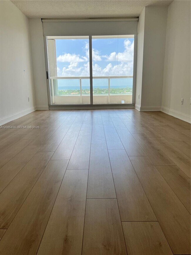 Building Photo - 21055 Yacht Club Dr