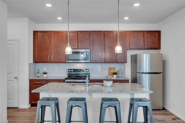 Building Photo - 1094 Anker Dr