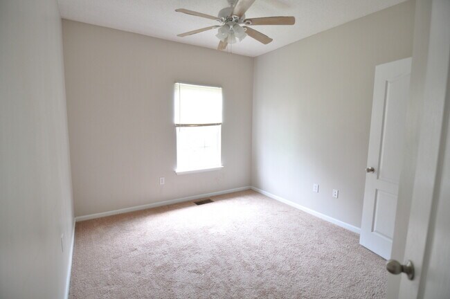 Building Photo - 44 Pine Meadows Cir