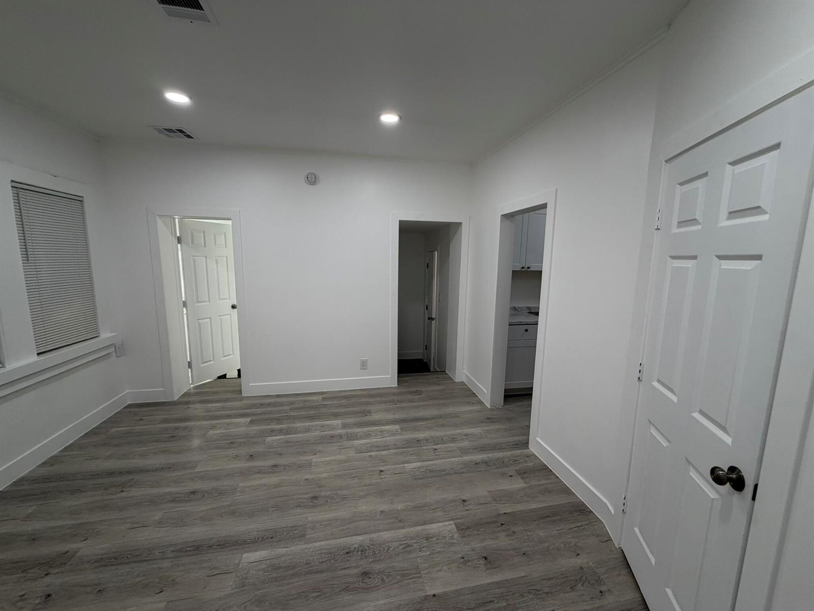 Building Photo - 1131 S N St