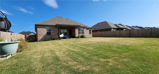 Building Photo - 1001 Ashmore Lndg Lp