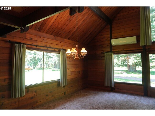 Building Photo - Cedar Built Home on Acreage for Lease in La Center