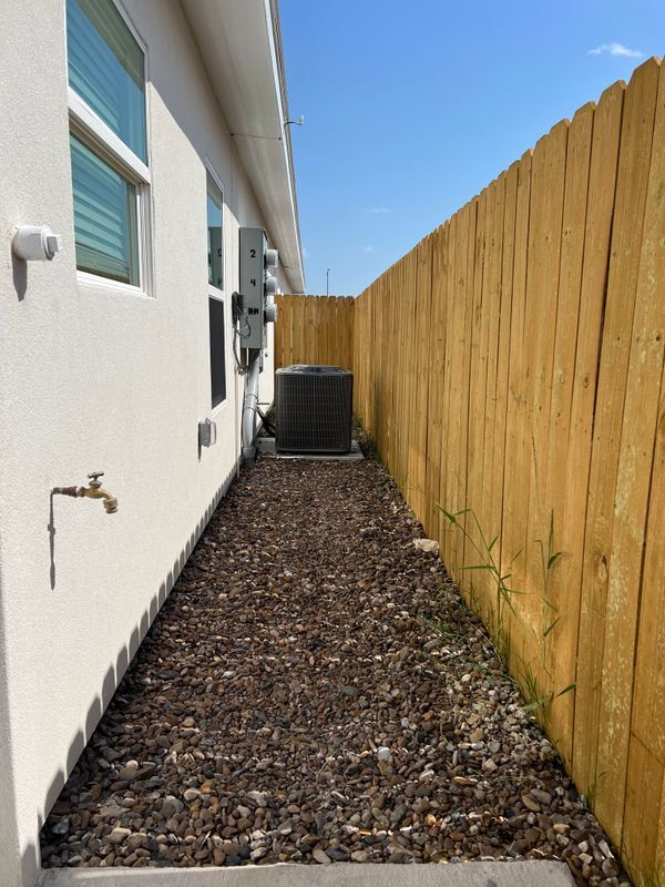 Building Photo - 3104 W Driftwood St