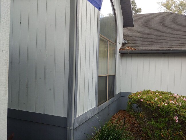 Building Photo - Beautifully Renovated Home in The Reserve!