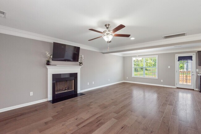 Building Photo - 6964 Holliday Park Ln