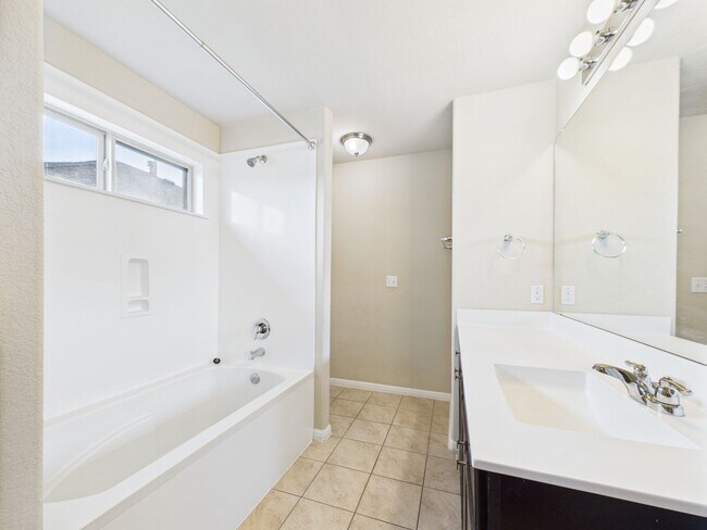 Building Photo - Connelly' Crossing   3 Bedroom Home