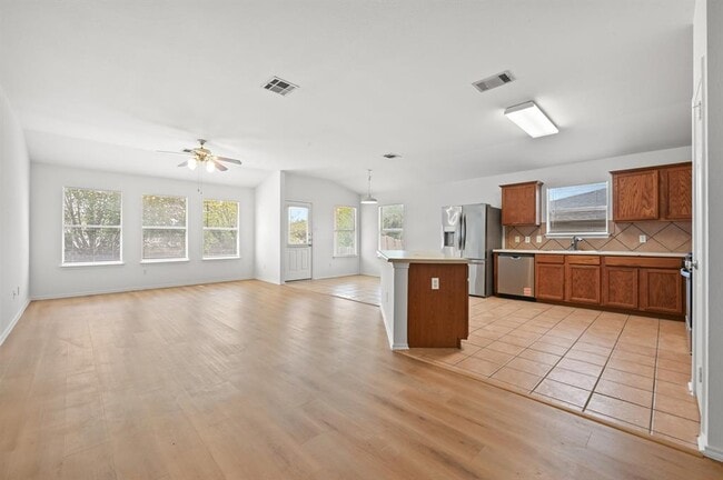 Building Photo - 123 Loon Lake Dr