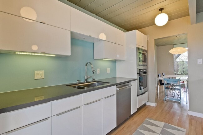 Building Photo - 4BD/2BA Cupertino Gem with Modern Upgrades!