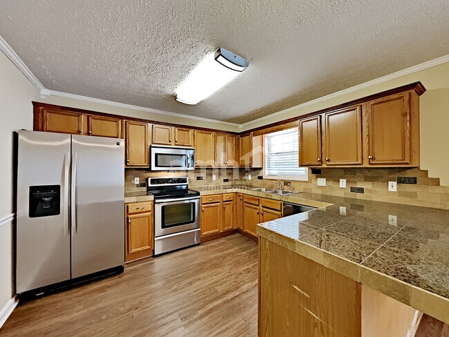 Building Photo - 3532 Dorothy Dr