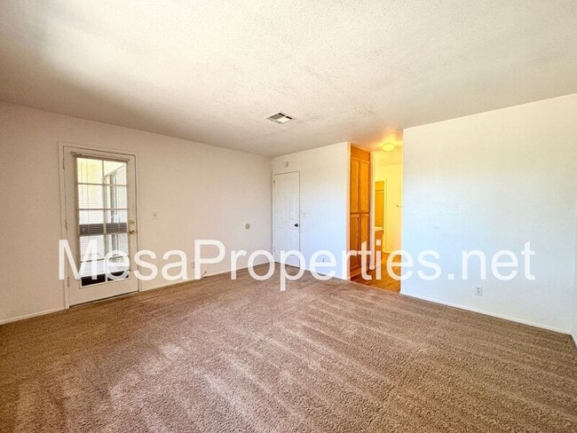 Building Photo - 19182 Elm Dr