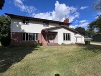 Building Photo - Spacious 4-Bedroom Home