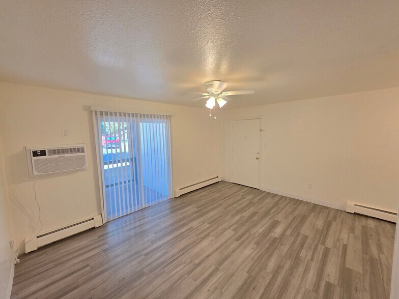 Building Photo - 1330 Zephyr St