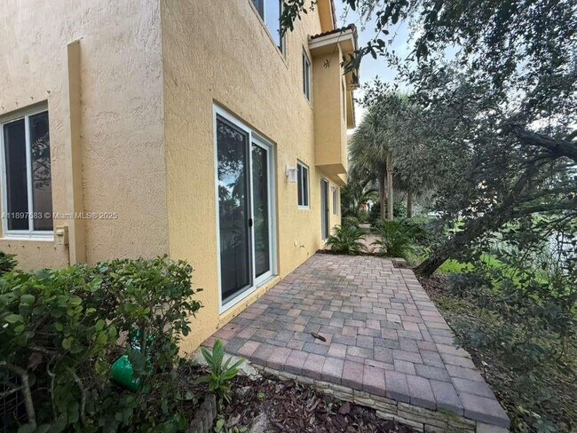Building Photo - 1737 Carvelle Dr