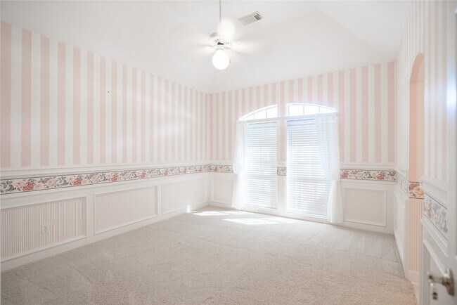 Building Photo - 26910 Willow Ln