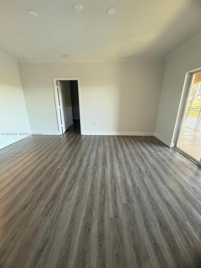 Building Photo - 230 SW 117th Terrace