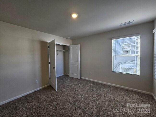 Building Photo - 5213 Brailey Cir