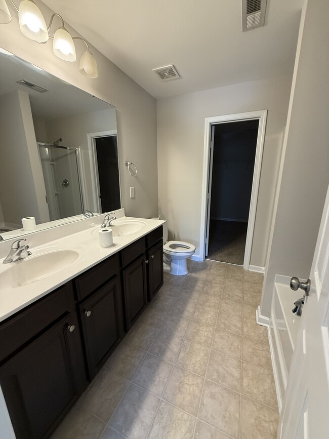 Building Photo - 6855 Coopers Hawk Trail