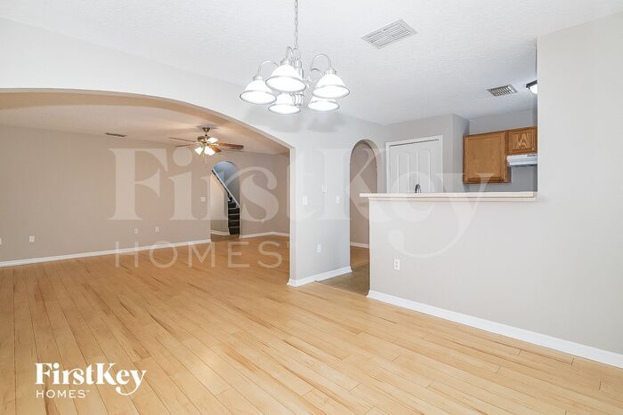 Building Photo - 11880 Lake Bend Cir