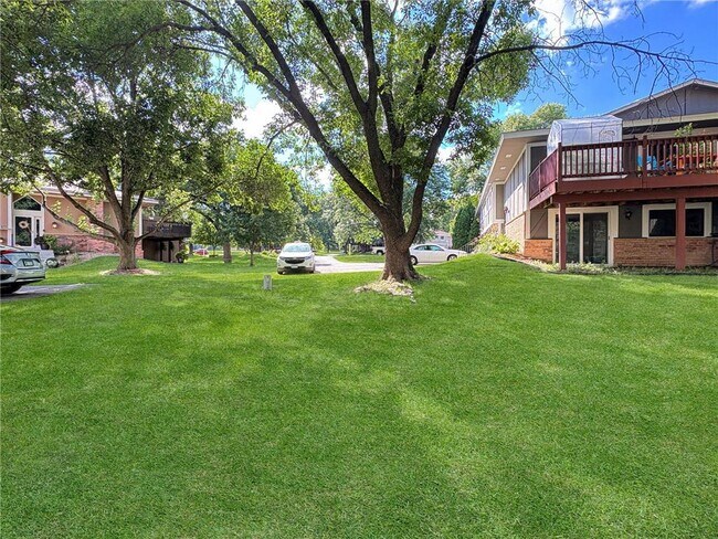 Building Photo - 7592 Zinnia Way N