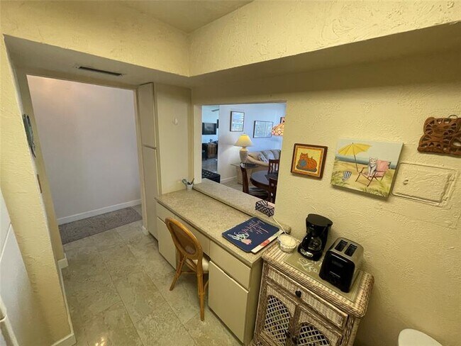 Building Photo - 531 N Ocean Blvd