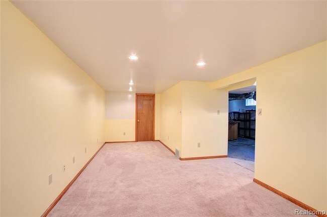 Building Photo - 249 S Chocolay Ave