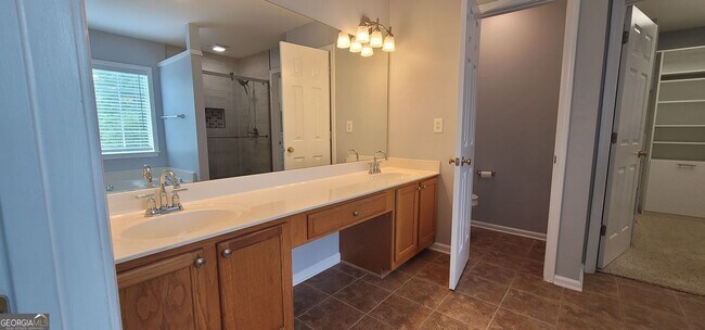 Building Photo - 165 Ascalon Ct
