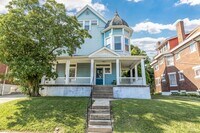 Building Photo - Hudson Ave.