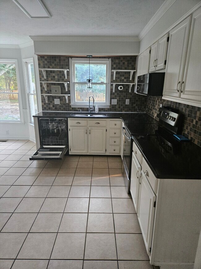 Building Photo - 7412 Coleridge Dr