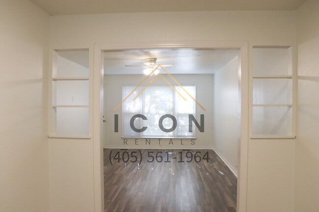 Building Photo - 3917 NW 24th St