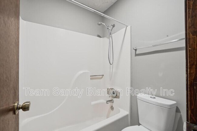 Building Photo - 455 Stara Cir