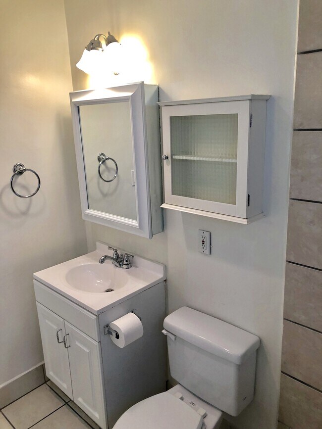 Building Photo - 6441 W 86th Pl