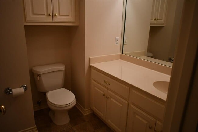 Building Photo - 203 Pine Valley