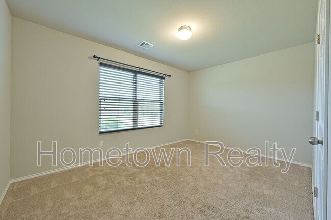 Building Photo - 9708 High Noon Rd