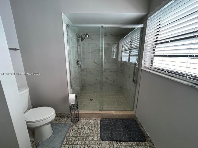 Building Photo - 2101 Bayberry Dr