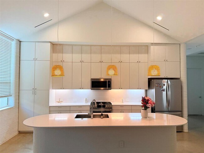 Building Photo - 332 Blue Blaze Trl